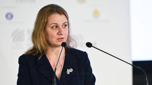 Surse Edupedu.ro: Toți inspectorii școlari generali din țară, convocați la Poiana Brașov de ministra Ligia Deca, la trei zile de consfătuiri, pe 4-6 septembrie