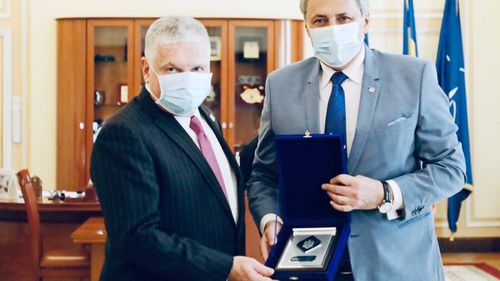 Marcel Vela a discutat cu ambasadorul SUA Adrian Zuckerman despre includerea României în Programul Visa Waiver