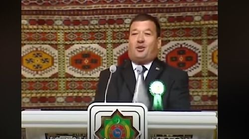 NO COMMENT Cum este aplaudat liderul autoritar din Turkmenistan când anunță sfârșitul gratuităților la apă, gaze și electricitate