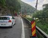 Stâncă prăbușită pe o mașină, pe Valea Oltului / Se încearcă resuscitarea unui bărbat de 65 de ani / E chemat elicopterul SMURD