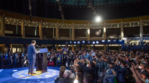 Marcel Ciolacu: Cum să convingi un medic, dacă mergi la un congres cu 5.000 de oameni? Ce să le spună Cîţu la medici? Dom-le, vaccinaţi-vă! Îl întreabă ăia: Bă, tu faci mişto de noi?