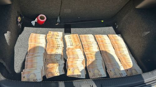 SURSE Fostul viceprimar al orașului Hârlău, județul Iași, prins în flagrant în timp ce ar fi primit 30 de mii de euro ca să intervină la primarul din comuna Sobinți pentru o concesiune