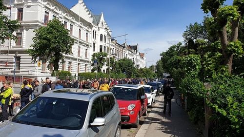 Corespondență de la Oslo, Norvegia: Este un maidan de catifea! Oamenii sunt extrem de frustrați că nu pot vota, sunt cozi de un kilometru și jumătate