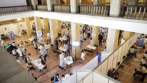 Florin Cîţu: 5 persoane vaccinate pe minut la Maratonul din Capitală / Mesajul premierului: Mergeți să vă vaccinați, chiar și în acest weekend, după ce stați la o terasă, "pe chill", relaxați, la cafea