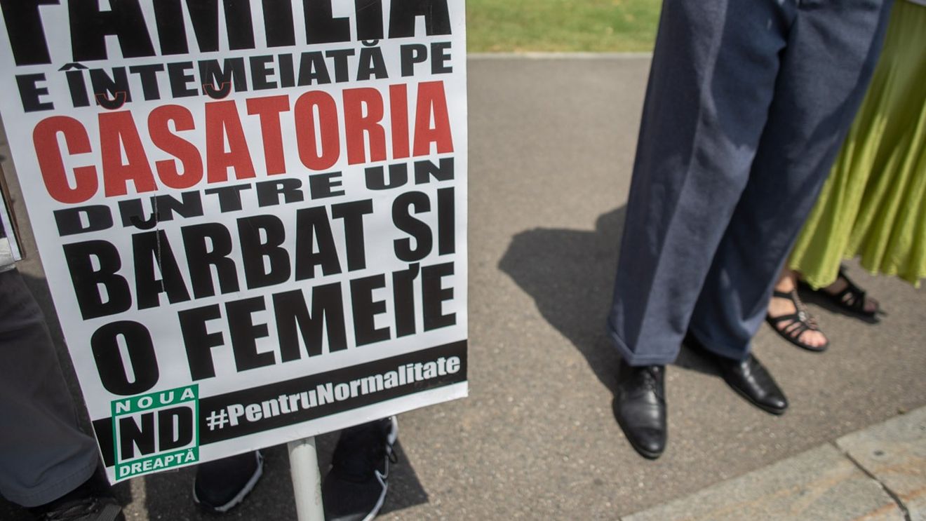 Marşul Normalităţii are loc sâmbătă, în Piaţa Victoriei / Oamenii sunt chemaţi să susţină „familia naturală întemeiată pe căsătoria dintre un bărbat şi o femeie”