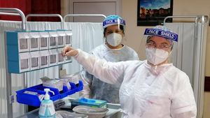 Locuitorii din Alba vor fi vaccinați în 14 centre organizate în afara spitalelor. Majoritatea primarilor au pus la dispoziție săli de sport. Caravană mobilă pentru Munții Apuseni