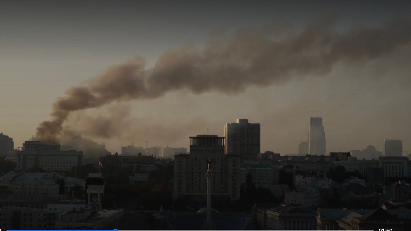 Rusia a lansat sâmbătă noaptea sute de drone şi rachete asupra Ucrainei, informează autoritățile de la Kiev / Blocuri distruse și mai multe persoane rănite grav