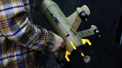 De la drone produse în garaj, la un parteneriat cu un fost director Google: Cum reuşeşte industria ucraineană de apărare să devină un pionier în producţia de drone?