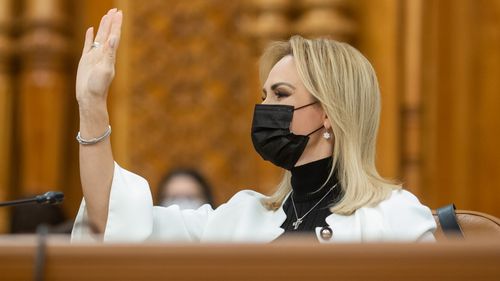 Gabriela Firea, întrebată dacă se opune avorturilor: Militez întotdeauna pentru dreptul femeilor de a decide pentru propriul lor corp / Nu ne întoarcem la vremurile de dinainte de Revoluție / Susțin educația sanitară cu noțiuni de sexualitate în școală, cu acordul familiei