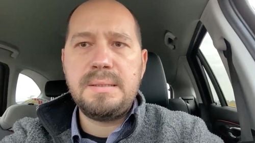 VIDEO Florin Puflea, medic specialist ATI în Italia: ”Am auzit că dacă te vaccinezi, te transformi în reptilă. Eu m-am vaccinat în ianuarie și după cum vedeți, nu m-am transformat”