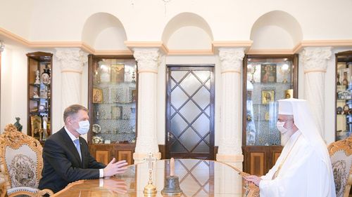 Klaus Iohannis îl va decora pe Patriarhul Daniel, care împlinește 70 de ani