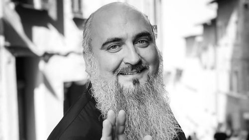 Stareţul unei mănăstiri din Timiş a decedat după ce a fost depistat cu COVID-19. Avea 42 de ani și și-a dedicat viaţa copiilor, bătrânilor şi sărmanilor