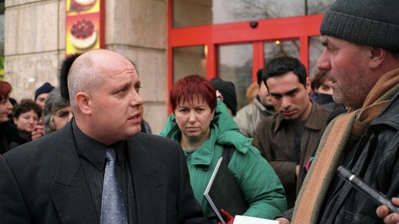 DNA l-a trimis în judecată pe Marian Goleac, șeful ADP Sectorul 4, considerat mâna dreaptă a primarului Daniel Băluță. Goleac, acuzat că și-a falsificat diploma de Bac și de facultate, putea lucra doar ca măturător sau fierar betonist