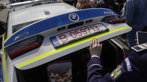 USR acuză Ministerul de Interne că a refuzat să ceară fonduri UE pentru BMW-urile cumpărate de la prietenul președintelui Iohannis. ”Dacă ar fi cerut banii europeni, cazul ar fi fost anchetat de Parchetul European condus de Kovesi”