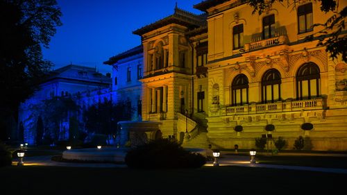 FOTO Palatul Cotroceni, iluminat în culorile drapelului ucrainean, cu ocazia Zilei Independenței Ucrainei