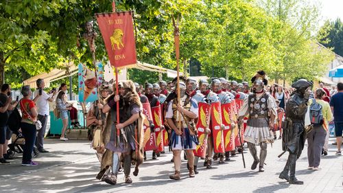 Începe sezonul spectacolelor de reenactment cu daci, romani și gladiatori, la Alba Iulia. Garda Apulum va avea prima reprezentanție în data de 1 mai