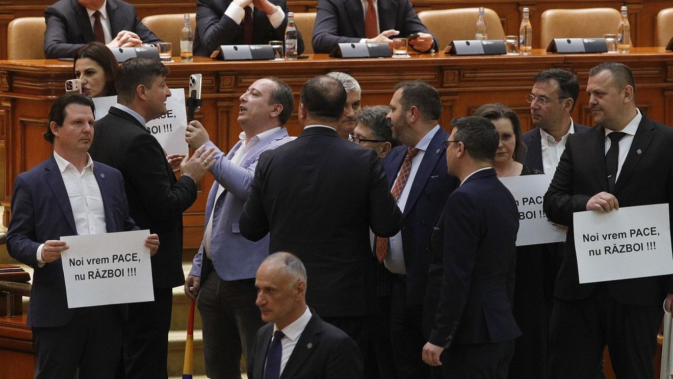 Scandal la ședința Parlamentului în care s-au aprobat echipamente americane defensive la baza de la Kogălniceanu / Tudor Ionescu de la Noua Dreaptă, Mihai Țiu de la SOS și alți parlamentari au întrerupt ședința de mai multe ori