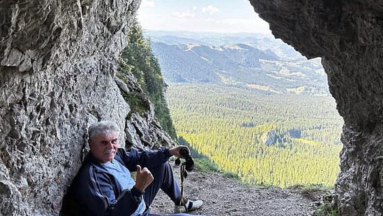 Primarul de Câmpulung Moldovenesc promovează ”mina părăsită”, un tunel misterios situat în Masivul Rarău săpat de austrieci în urmă cu mai bine de 100 de ani / „Oferă o panoramă spectaculoasă asupra Văii Izvorului Alb și a orașului”