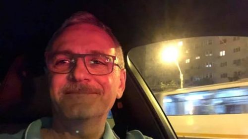 Dragnea recunoaşte că limuzina BMW cu care a mers la mare e a fiului său, că nu avea ITP, şi jigneşte ziariştii care au scris despre subiect