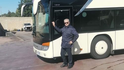 Româncă salvată în Sicilia după ce s-a înecat cu o bomboană / Șoferul unui autobuz i-a efectuat manevra Heimlich / ”După mai multe încercări, slavă Domnului, a reușit să respire normal”