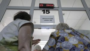 Ilie Bolojan: Pilonul doi de pensii mi-a căzut în braţe, legea trebuia promovată de vreo 17 ani / Peste două săptămâni, vom scădea comisioanele firmelor care administrează fondurile de pensii, pentru ca mai mulţi bani să rămână în contul cetăţenului