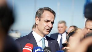 Legiferare discretă a căsătoriei între persoane de același sex în Grecia. Premierul Mitsotakis a ales să-i trateze cu mănușă de catifea pe parlamentarii conservatori disidenți, dar nu va uita acest lucru - Analiză eKathimerini
