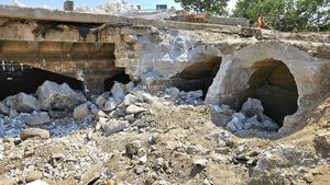 O zonă din șantierul de la Planșeul Unirii va fi analizată de arheologi, după descoperirea în timpul lucrărilor a unor elemente de construcție anterioară, anunță Primăria Sectorului 4