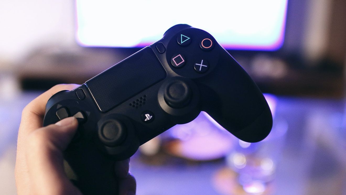 Sony suspendă livrările de console PlayStation şi jocuri video către Rusia/ Compania face o donaţie de 2 milioane de dolari pentru refugiaţi