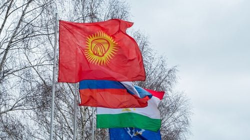 Cum folosește Rusia Kârgâzstanul pentru a continua să facă afaceri cu Europa