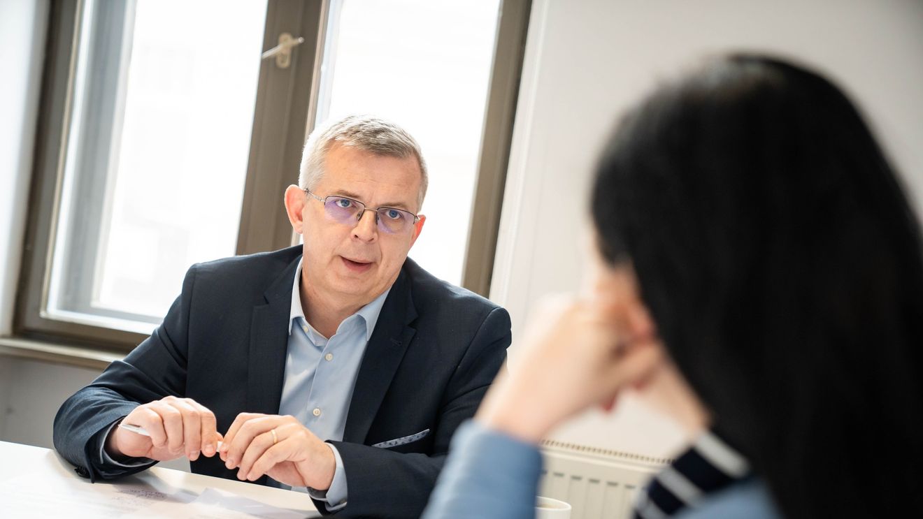 Deputatul UDMR Miklos Zoltan cere explicații Ministerului Finanțelor privind finanțarea contractele de achiziţii publice cu valoare mare atribuite firmelor de construcții din Turcia