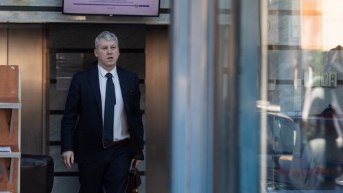 Predoiu: 20 de persoane în penitenciare pentru abuz în serviciu; 625 de cauze în instanţe / Ministerul Justiției propune un prag de 9.000 de lei