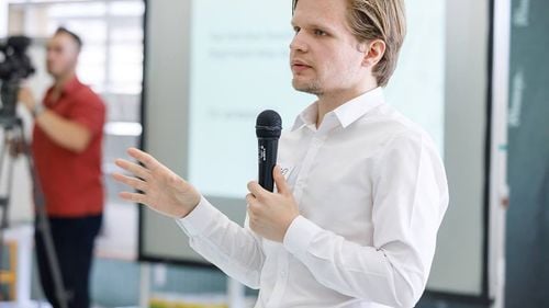 Membru în conducerea PLUS, despre atacurile Iohannis-Barna: ”E clar că nu suntem de acord cine ar fi cel mai bun președinte, dar în timp ce noi ne certăm, PSD face ce vrea”