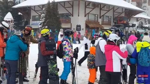 Număr record de turiști în stațiunile de schi din Bulgaria, în ciuda prețurilor mari din restaurante/ Țara vecină va avea atașați pe probleme de turism în Turcia, România și Marea Britanie
