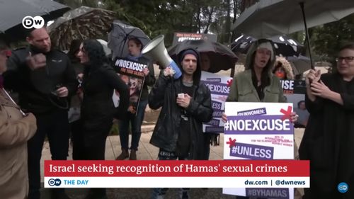 Mai întâi, teroriștii Hamas au violat-o. Apoi au împușcat-o în cap. Teroriștii aveau "misiunea" de a comite atacuri sexuale pe 7 octombrie împotriva Israelului. Activiștii au întrebat de ce ONU a păstrat tăcerea în acest caz (Reportaj The Times)
