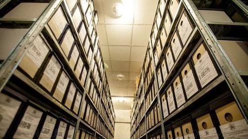 Răzvan Popa, cercetător în cadrul CNSAS, despre decizia în cazul Antonescu: Pentru prima oară, după 17 ani de când eliberează adeverințe, 𝗖𝗡𝗦𝗔𝗦 𝗮 𝗿𝗲𝘀𝘁𝗿𝗶𝗰𝘁̧𝗶𝗼𝗻𝗮𝘁 𝗮𝗰𝗰𝗲𝘀𝘂𝗹 𝗹𝗮 𝗻𝗼𝘁𝗮 𝗱𝗲 𝗰𝗼𝗻𝘀𝘁𝗮𝘁𝗮𝗿𝗲 / Dragi colegi care aţi contribuit la asta, o să mă uit cu atenție în ochii voștri, puteţi clipi de două ori, dacă e cazul