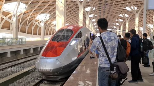 Indonezia inaugurează cu bani chinezești unul dintre cele mai rapide trenuri din Asia de Sud-Est/ Ce viteză va atinge WHOOSH