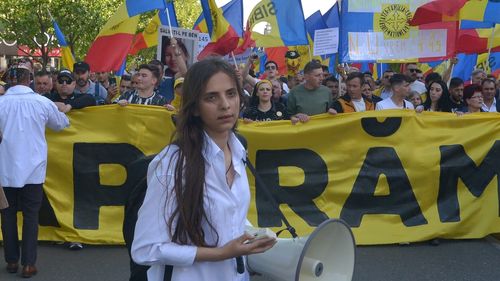 Cine este ”colaboratoarea AUR” acuzată că a vrut să intre în Parlament cu patru gloanțe / ”Zilele acestea am văzut o droaie de porci care horcăiau prin Parlament”