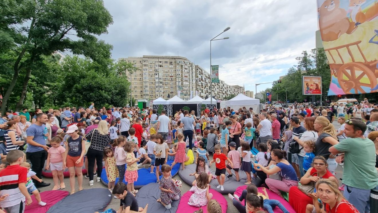 ”Străzi deschise”: Spectacole de dans, teatru şi activităţi creative / Live performance cu Pisica Pătrată / Restricții rutiere