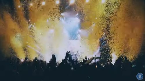 VIDEO Patru noi clipuri lansate de guvern în campania de vaccinare: mama de la sat, o bunică din Muntenia și un tânăr care merge la festivaluri