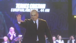 BREAKING Curtea Constituțională analizează joi două cereri de anulare a alegerilor din primul tur al prezidențialelor / Cereri depuse de candidații Cristian Terheș și Sebastian Popescu