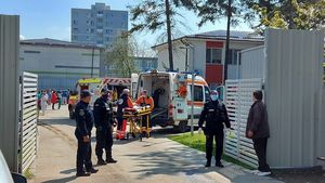Incendiu la Secția de Psihiatrie a Spitalului Județean Slatina, unde sunt internați 37 de pacienți. Toate persoanele au fost evacuate / Incendiul ar fi fost provocat de un pacient