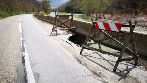 Moții amenință cu un marș de protest la Cluj Napoca și Alba Iulia, având în vedere starea deplorabilă a drumului de pe Valea Arieșului