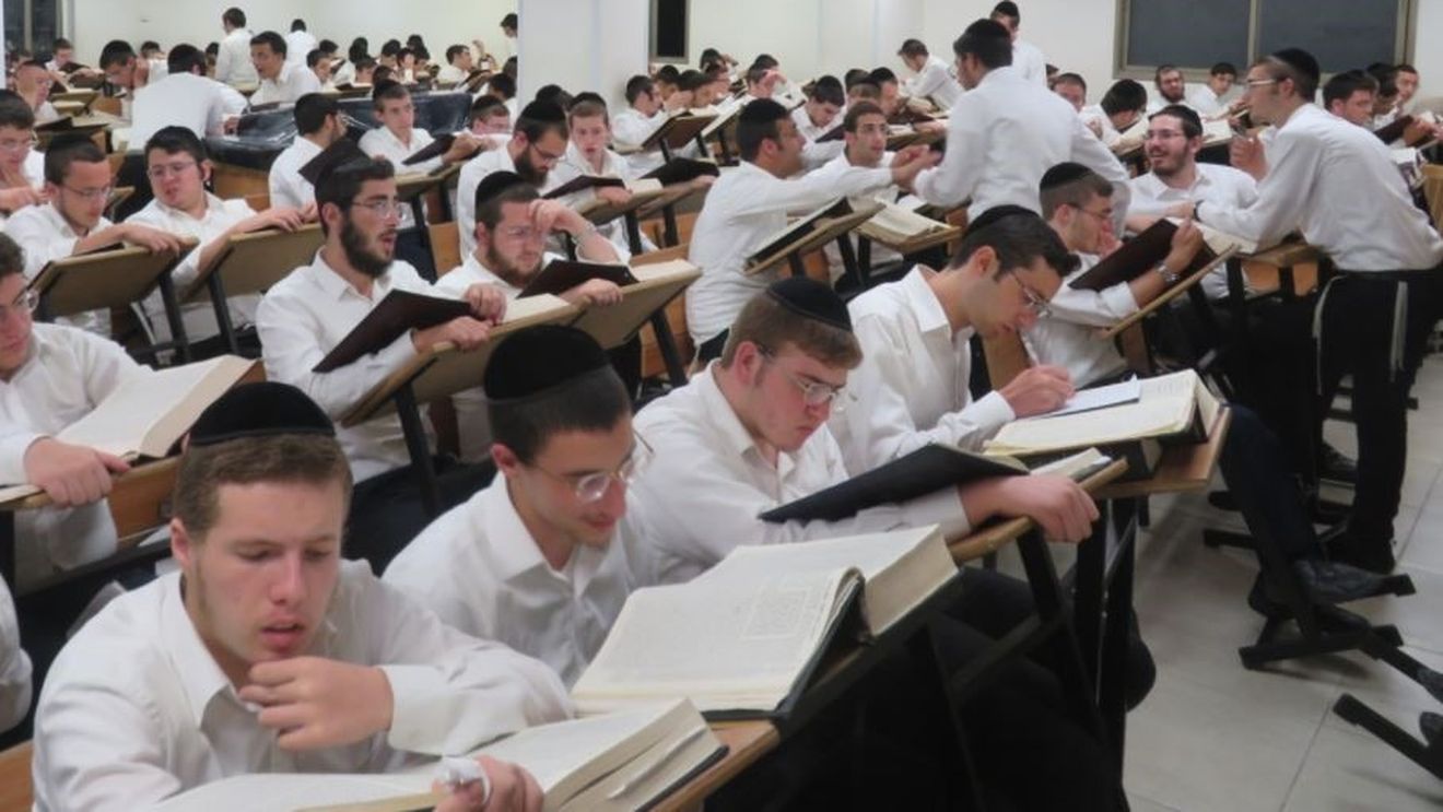 Intenția premierului Netanyahu de a prelungi scutirea de armată a ultra-ortodocșilor riscă să provoace o criză politică majoră în Israel