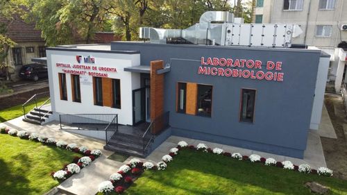 Un laborator de microbiologie de 4 milioane de euro, închis la Botoșani după 4 luni de la inaugurare: nu există personal / Medic: ”Fără o viziune coerentă, aceste investiții se risipesc”