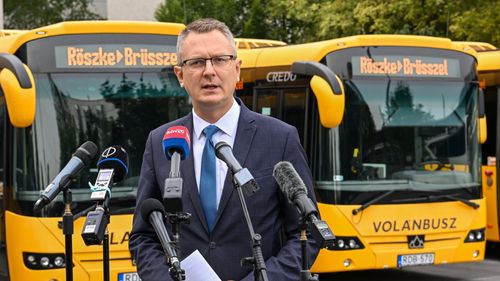Comisia Europeană își va folosi „toate puterile” pentru a împiedica Ungaria să transporte migranți cu autobuzele la Bruxelles