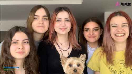 Cinci eleve din București au creat cea mai bună aplicație IT din Europa, în competiția internațională de programare și antreprenoriat Technovation Girls. Cum funcționează Safe Walk, pentru prevenirea agresiunilor pe stradă