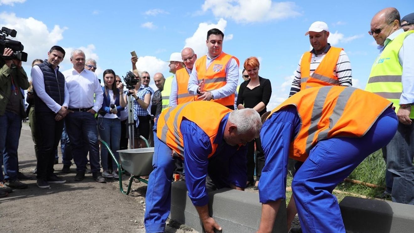 Gazeta de Sud: Liviu Dragnea a inaugurat un drum de acces pentru utilaje, nu drumul expres Craiova - Pitești