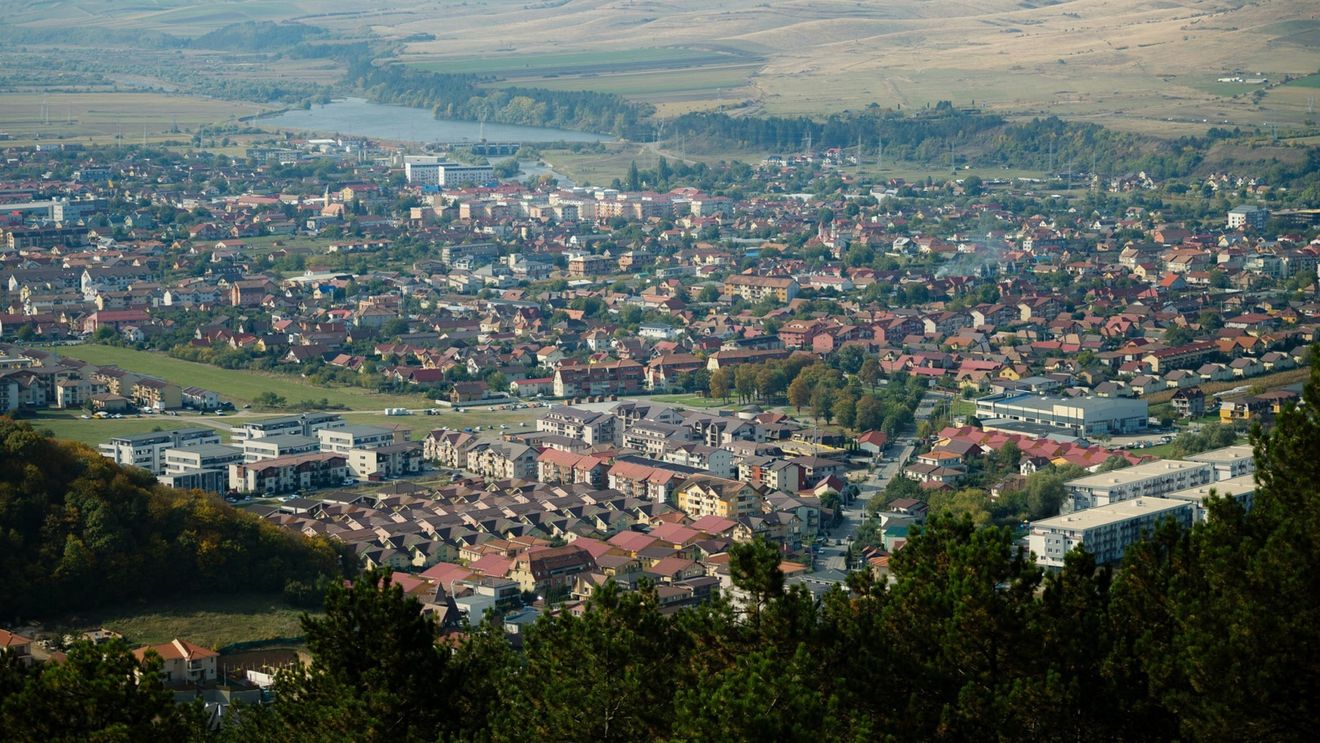 Reportaj-schiță din piața imobiliară. Orașul construit și vândut în programul de la 8 la 17.00 vs Orașul de după job: De la "ieftinele" apartamente românești și concepte cu "orașul de 15 minute" la realitatea construirii pe parcelă