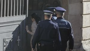 Sorina Pintea, adusă la instanță fără cătușe la mâini. Curtea de Apel București decide dacă o menține în arest preventiv