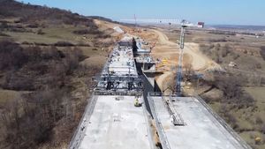 România solicită Comisiei Europene alocări suplimentare de fonduri pentru a gestiona creşterile de preţuri ce pot afecta proiectele de infrastructură / Demersul, susţinut de alte opt state